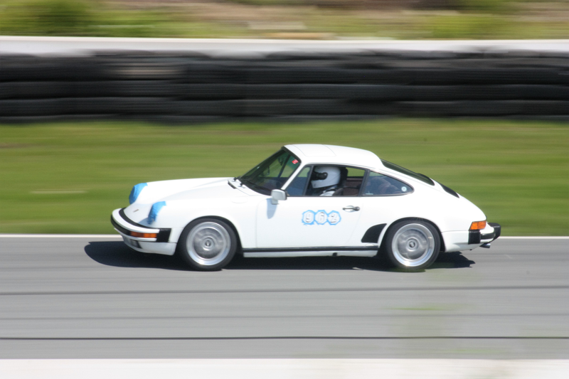 Illustration for article titled Porsche & BMW Track Day